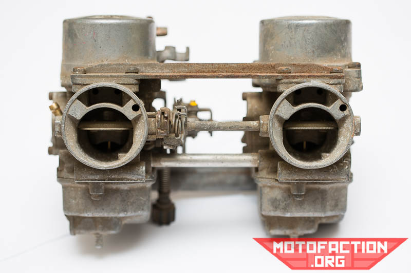 Here's how to clean and degrease the outside of the Honda CB250N carburetors prior to internally cleaning them, as shown on MotoFaction.org.