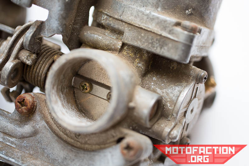 Here's how to clean and degrease the outside of the Honda CB250N carburetors prior to internally cleaning them, as shown on MotoFaction.org.