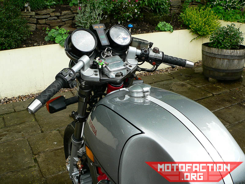 Here are some photos of the Honda CX500 custom cafe racer titled "Top Gun Cafe Racer", as featured on MotoFaction.org.
