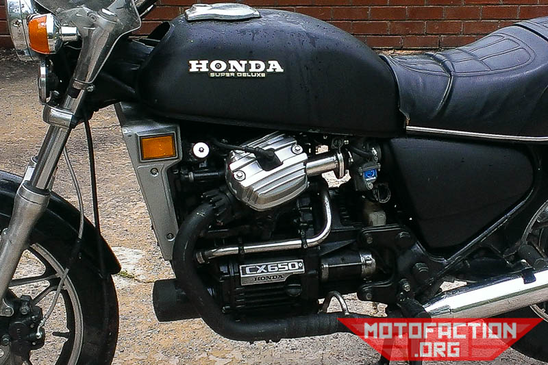 These are photos of the Honda CX500 Super Deluxe custom build by Murray Feldman, as featured on MotoFaction.org.