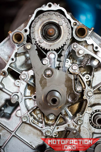 Here are some photos of the faulty cam-chain-related parts which prompted the recall of the early 1978 Honda CX500 motors, as shown on MotoFaction.org.