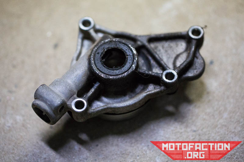 Here's how to change - replace - the camshaft holder oil seal, o-ring and gasket on a Honda CX500, GL500, CX650 or GL650 motorcycle as shown on MotoFaction.org.