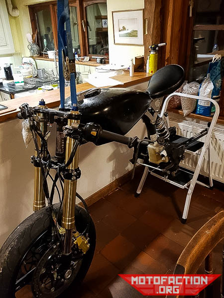 Here is some information on how to fit a Suzuki GSX-R750 USD upside down front end onto a Honda CX500, GL500, CX650 or GL650