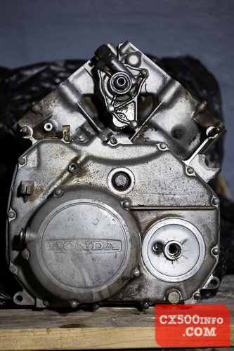 Here are some photos showing how to remove and separate the clutch assembly on a Honda CX500, GL500, CX650 or GL650 motorcycle as shown on MotoFaction.org.