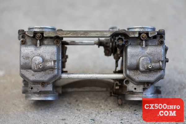 cx500-keihin-carbs-carburetors-how-to-remove-float-bowl-and-clean-inspect-jet-sizes-3