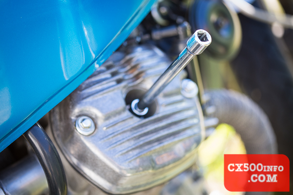 honda-cx500-how-to-change-your-spark-plugs-ngk-20