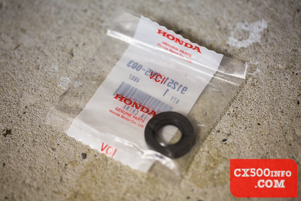 honda-cx500-how-to-change-the-gear-shift-shaft-oil-seal