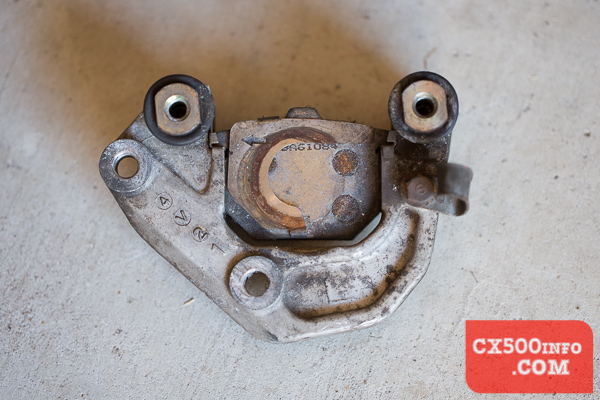 honda-cx500-front-disc-brake-caliper-rebuild-part-01-14