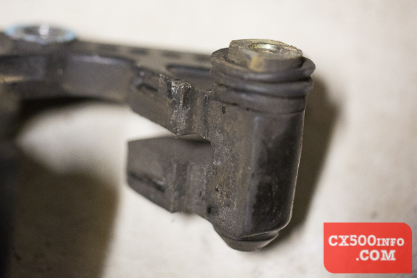 honda-cx500-how-to-remove-and-clean-lube-lubricate-grease-slide-pins-brake-caliper-11