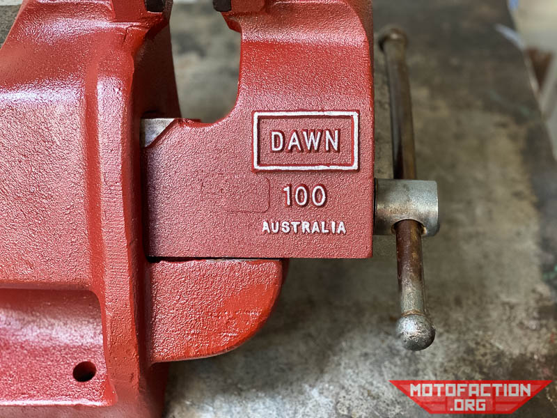 Here are some photos of the restoration or refurbishment of an Australian made Dawn 100mm offset cast semi-steel or cast iron engineers bench vice or vise.