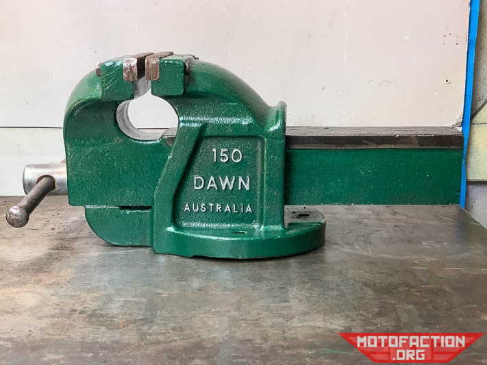 Here is a third example of a Dawn 150mm cast iron engineer's bench vice being restored.