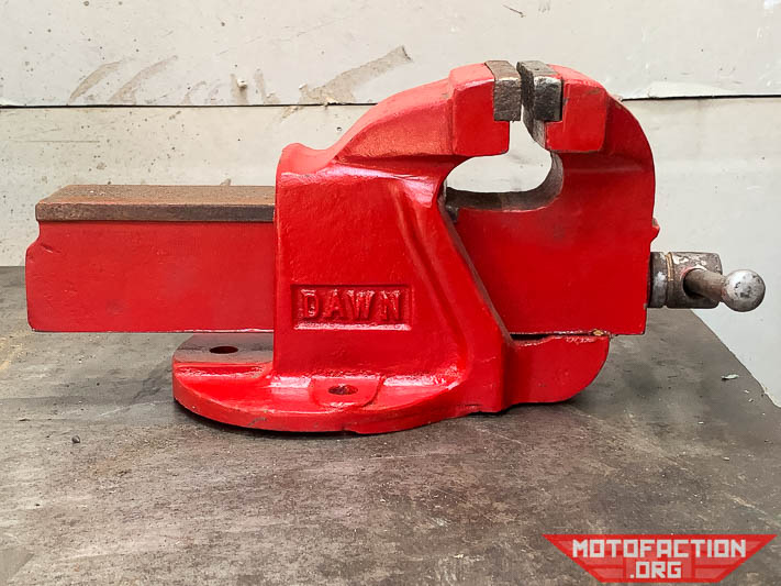Here are some photos of a Dawn 4L cast semi-steel or iron engineer's bench vice or vise