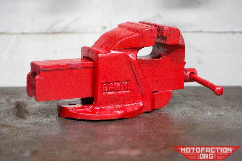 Here are some photos of a Dawn 4L cast semi-steel or iron engineer's bench vice or vise