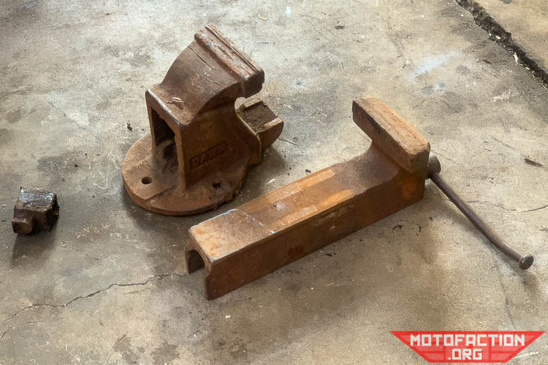 Here are some photos showing the restoration of a Dawn 4L vintage bench vice.