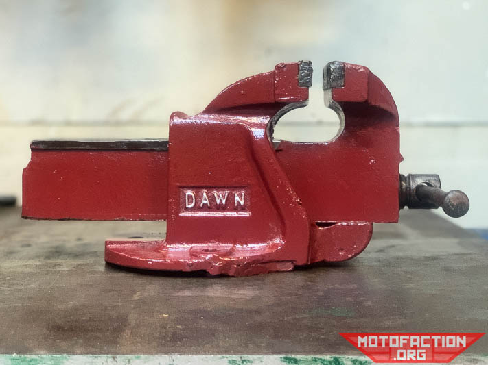 Here are some photos showing the restoration of a Dawn 4L vintage bench vice.
