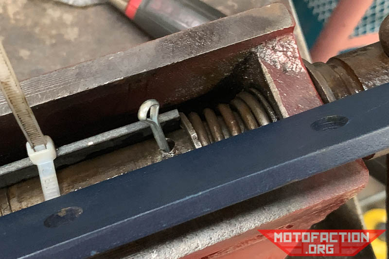 Here's a review of the Dawn 5SP vintage vise or vice - an Australian made tool designed to last a lifetime.