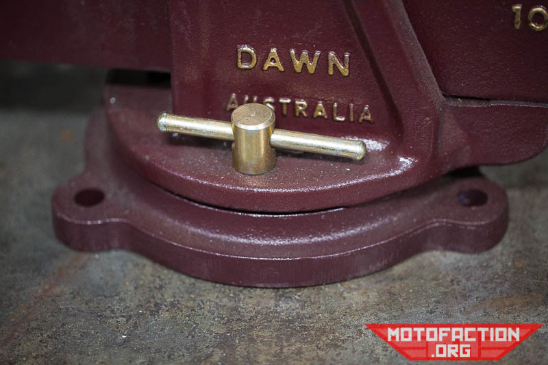 Here is our review of the 4-inch or 100mm Dawn vise 60153, which is an Australian made cast engineer's vice.