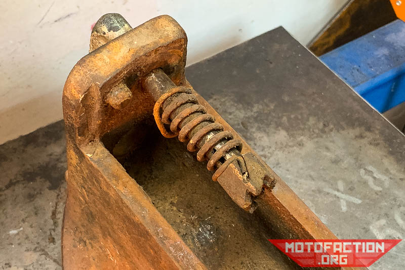 Here's a restoration review of a Dawn 6LQ vice - product number 9027 - which is a 6-inch or 150mm quick action vintage Australian made bench vice.