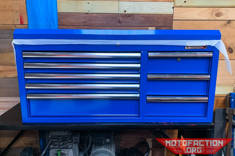 Here's a review of the Kincrome Bluesteel Blue Steel K7848 Extra Wide and Extra Deep tool chest or toolbox - the 8 drawer variant.